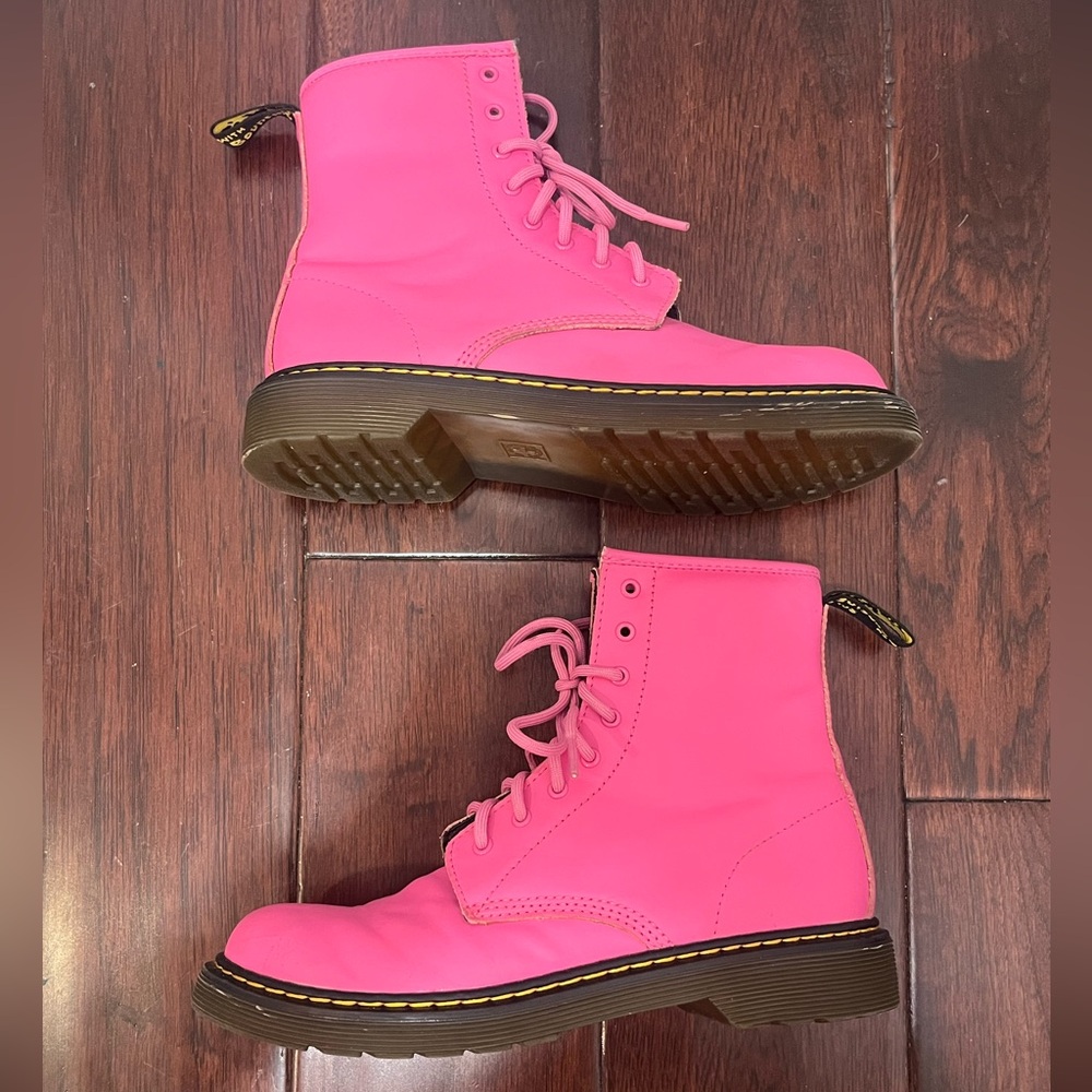 Dr. Martens 1460 Hot Pink Smooth Leather 8-Eye Combat Boots - Size 6L - VGUC